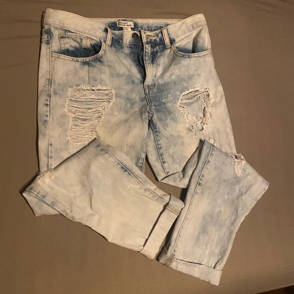 🦋 Distressed Boyfriend Jeans 🦋 - Picture 3 of 7